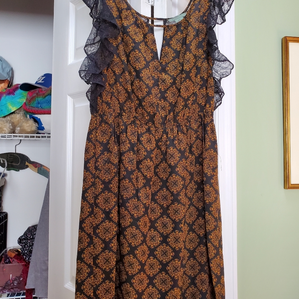 Maple silk lace dress